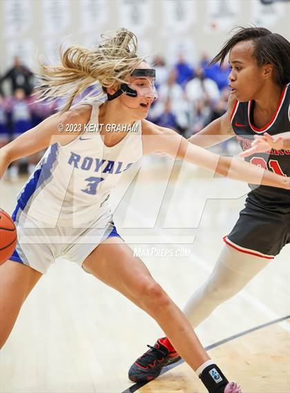 Thumbnail 2 in Fishers vs Hamilton Southeastern (IHSAA 4A Sectional Championship) photogallery.