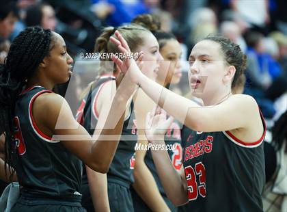 Thumbnail 3 in Fishers vs Hamilton Southeastern (IHSAA 4A Sectional Championship) photogallery.