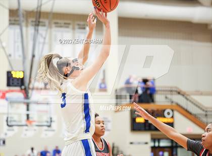 Thumbnail 3 in Fishers vs Hamilton Southeastern (IHSAA 4A Sectional Championship) photogallery.