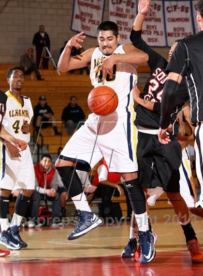 Thumbnail 1 in South Gate vs. Alhambra (Whittier Holiday Invitational) photogallery.