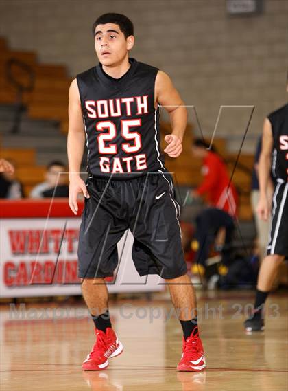 Thumbnail 1 in South Gate vs. Alhambra (Whittier Holiday Invitational) photogallery.