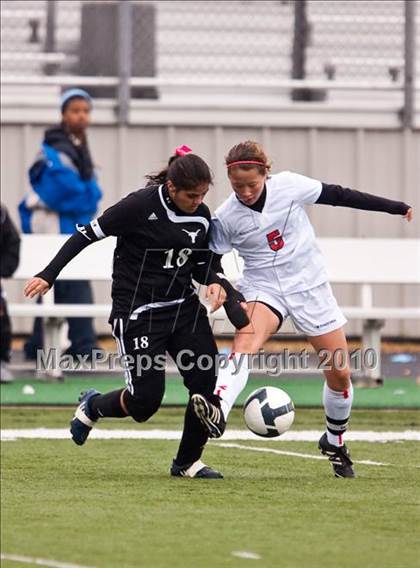 Thumbnail 2 in Dobie vs Dawson (Pearland ISD Soccer Shootout) photogallery.