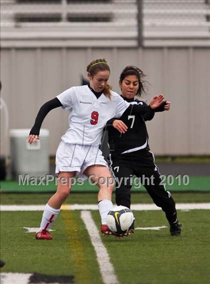 Thumbnail 2 in Dobie vs Dawson (Pearland ISD Soccer Shootout) photogallery.