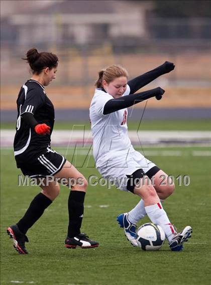 Thumbnail 1 in Dobie vs Dawson (Pearland ISD Soccer Shootout) photogallery.