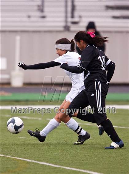 Thumbnail 1 in Dobie vs Dawson (Pearland ISD Soccer Shootout) photogallery.