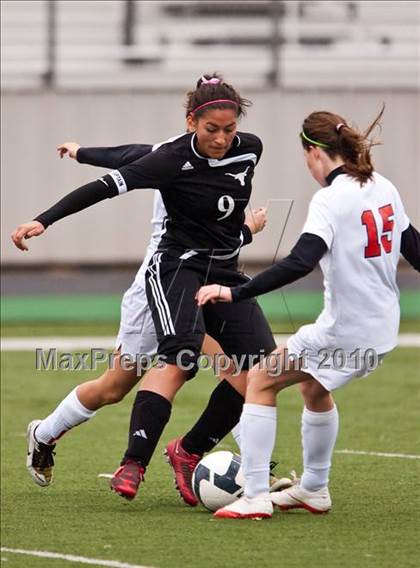 Thumbnail 2 in Dobie vs Dawson (Pearland ISD Soccer Shootout) photogallery.