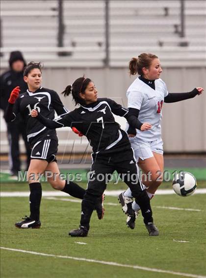 Thumbnail 2 in Dobie vs Dawson (Pearland ISD Soccer Shootout) photogallery.