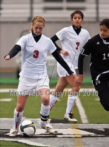 Thumbnail 2 in Dobie vs Dawson (Pearland ISD Soccer Shootout) photogallery.