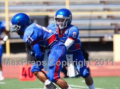 Thumbnail 2 in St. Mary's vs. Christian Brothers (Battle at the Capital) photogallery.