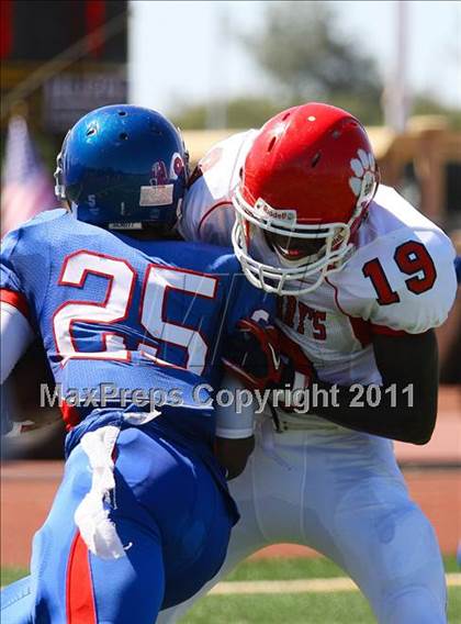 Thumbnail 3 in St. Mary's vs. Christian Brothers (Battle at the Capital) photogallery.