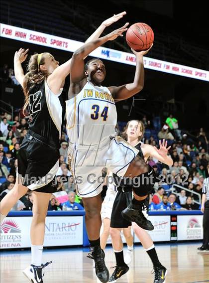 Thumbnail 2 in JW North vs. Foothill (CIF D2 SoCal Regional Final) photogallery.