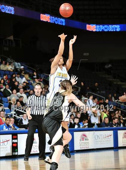 Thumbnail 1 in JW North vs. Foothill (CIF D2 SoCal Regional Final) photogallery.