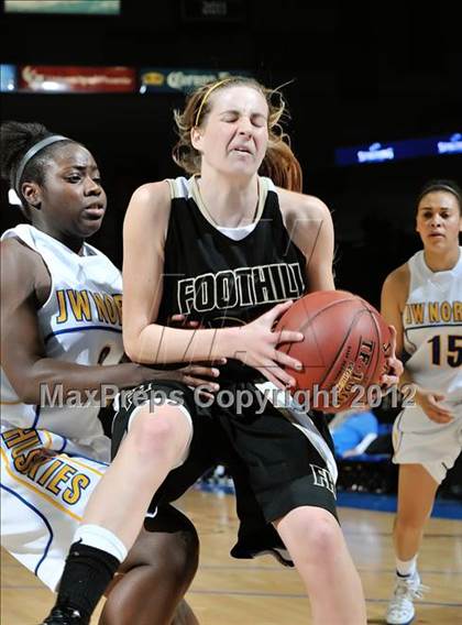 Thumbnail 3 in JW North vs. Foothill (CIF D2 SoCal Regional Final) photogallery.