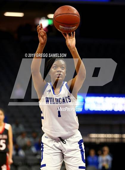 Thumbnail 1 in Oakland vs McFarland (CIF State D3 Final) photogallery.