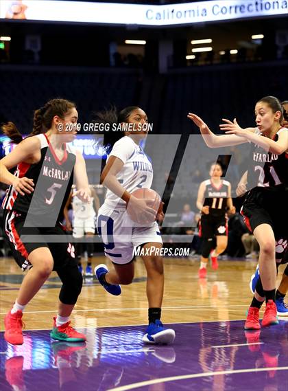 Thumbnail 1 in Oakland vs McFarland (CIF State D3 Final) photogallery.