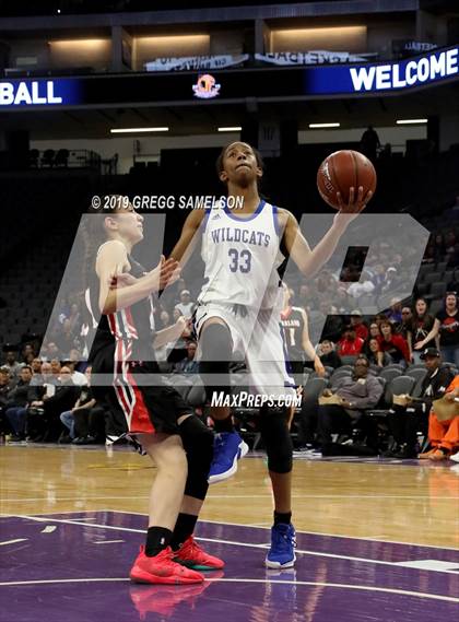 Thumbnail 3 in Oakland vs McFarland (CIF State D3 Final) photogallery.