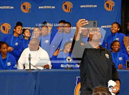 Thumbnail 1 in Oakland vs McFarland (CIF State D3 Final) photogallery.