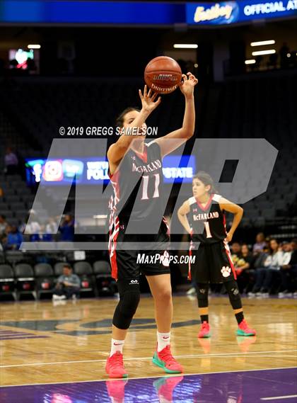 Thumbnail 3 in Oakland vs McFarland (CIF State D3 Final) photogallery.