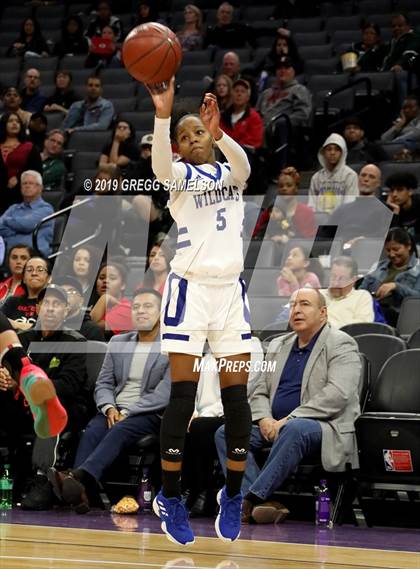 Thumbnail 3 in Oakland vs McFarland (CIF State D3 Final) photogallery.