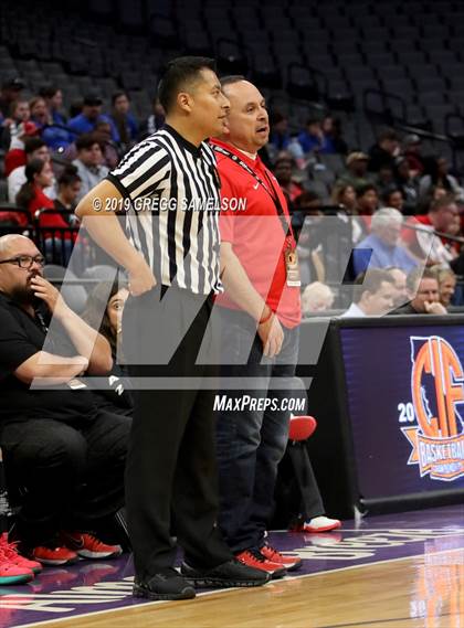 Thumbnail 2 in Oakland vs McFarland (CIF State D3 Final) photogallery.