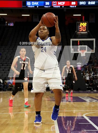 Thumbnail 3 in Oakland vs McFarland (CIF State D3 Final) photogallery.