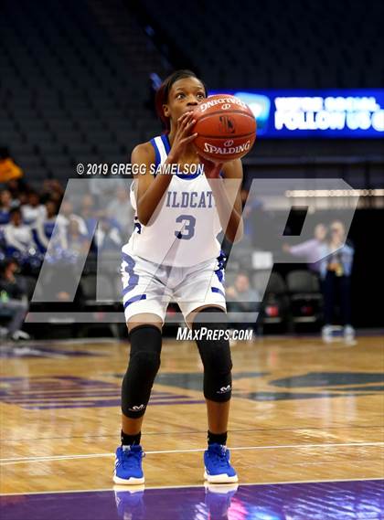 Thumbnail 2 in Oakland vs McFarland (CIF State D3 Final) photogallery.