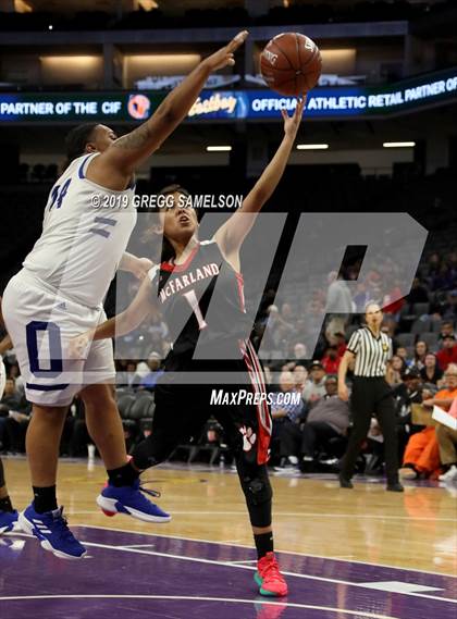 Thumbnail 3 in Oakland vs McFarland (CIF State D3 Final) photogallery.