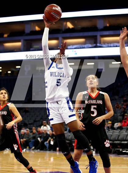 Thumbnail 1 in Oakland vs McFarland (CIF State D3 Final) photogallery.