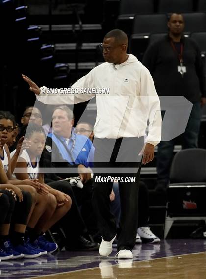 Thumbnail 1 in Oakland vs McFarland (CIF State D3 Final) photogallery.