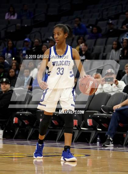 Thumbnail 2 in Oakland vs McFarland (CIF State D3 Final) photogallery.