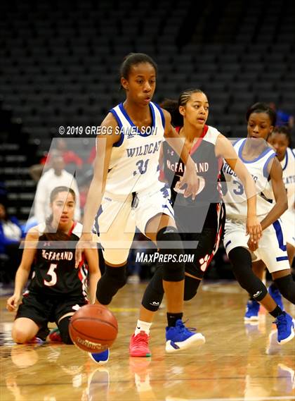 Thumbnail 1 in Oakland vs McFarland (CIF State D3 Final) photogallery.