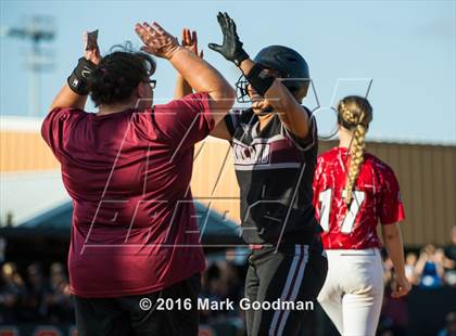 Thumbnail 2 in Katy vs Pearland (UIL 6A-Region 3 Final) photogallery.
