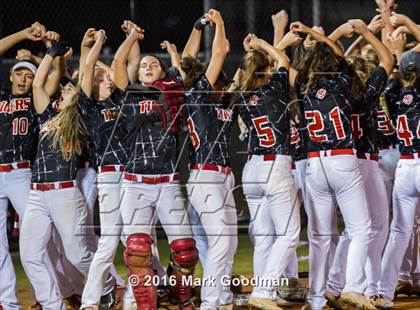 Thumbnail 2 in Katy vs Pearland (UIL 6A-Region 3 Final) photogallery.