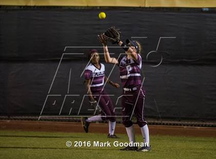 Thumbnail 1 in Katy vs Pearland (UIL 6A-Region 3 Final) photogallery.