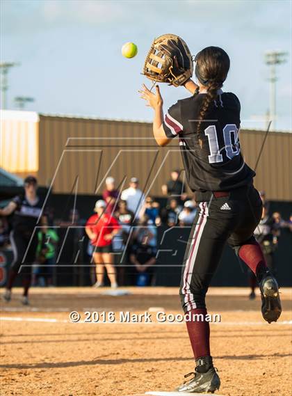 Thumbnail 3 in Katy vs Pearland (UIL 6A-Region 3 Final) photogallery.