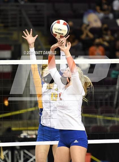 Thumbnail 1 in Legend @ Rampart (CHSAA 5A Playoff) photogallery.
