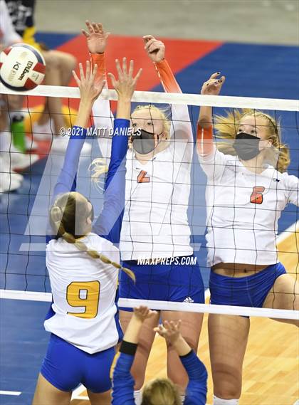 Thumbnail 1 in Legend @ Rampart (CHSAA 5A Playoff) photogallery.