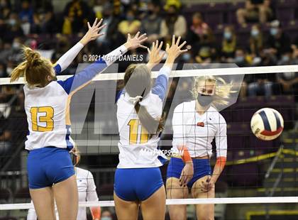 Thumbnail 1 in Legend @ Rampart (CHSAA 5A Playoff) photogallery.