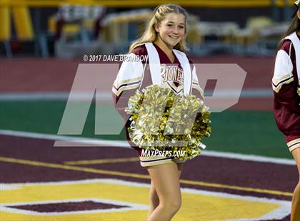 Thumbnail 3 in Royal @ Simi Valley photogallery.