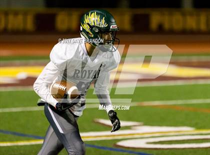 Thumbnail 3 in Royal @ Simi Valley photogallery.
