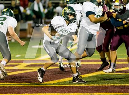 Thumbnail 3 in Royal @ Simi Valley photogallery.