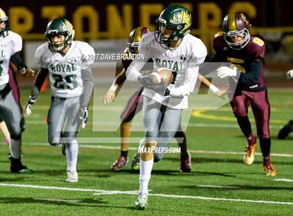 Thumbnail 2 in Royal @ Simi Valley photogallery.