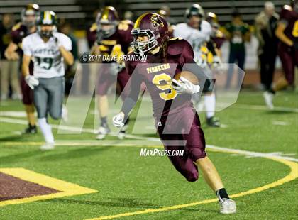 Thumbnail 2 in Royal @ Simi Valley photogallery.