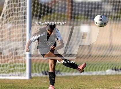 Thumbnail 2 in Pacifica vs Mater Dei (Best in the West Winter Classic) photogallery.