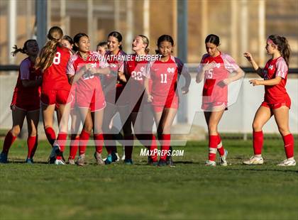 Thumbnail 2 in Pacifica vs Mater Dei (Best in the West Winter Classic) photogallery.