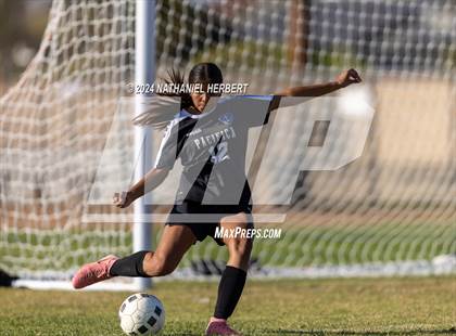 Thumbnail 1 in Pacifica vs Mater Dei (Best in the West Winter Classic) photogallery.