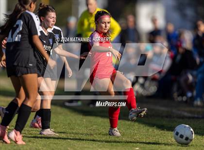 Thumbnail 2 in Pacifica vs Mater Dei (Best in the West Winter Classic) photogallery.