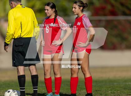 Thumbnail 3 in Pacifica vs Mater Dei (Best in the West Winter Classic) photogallery.