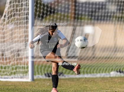Thumbnail 1 in Pacifica vs Mater Dei (Best in the West Winter Classic) photogallery.