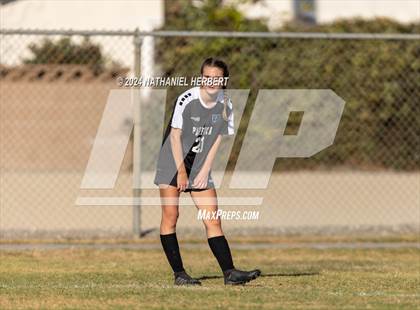 Thumbnail 2 in Pacifica vs Mater Dei (Best in the West Winter Classic) photogallery.